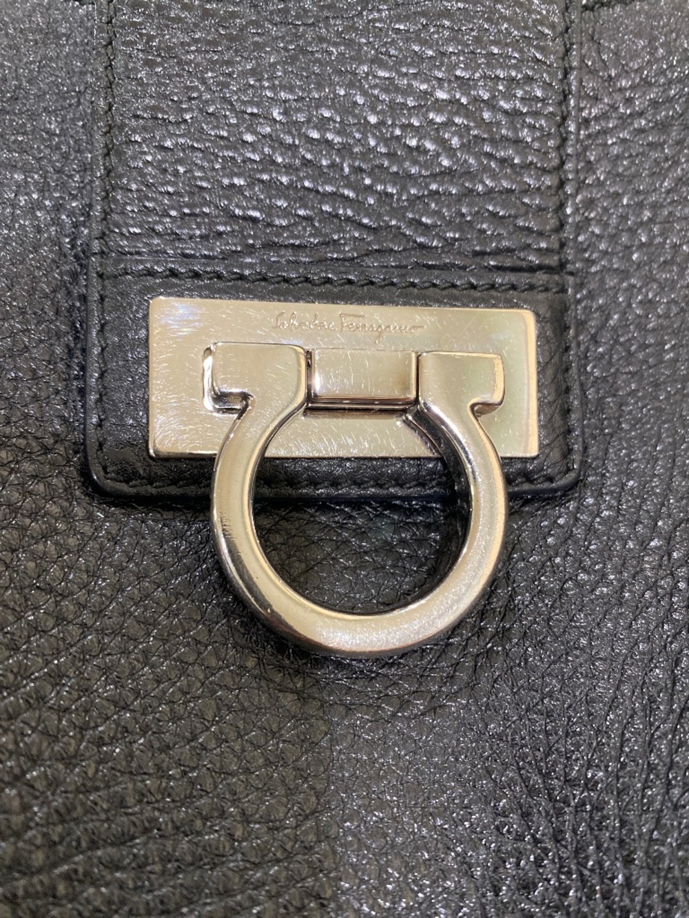 Salvatore ferragamo bag - Picture 9 of 17